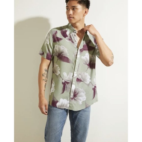 Guess Men’s Garden Floral Shirt Short Sleeves Size XS - Picture 1 of 4